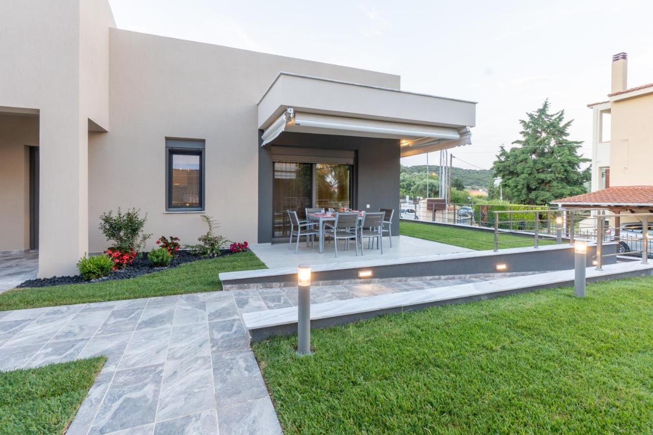 3 Doors Villas Nea Iraklitsa Exterior photo