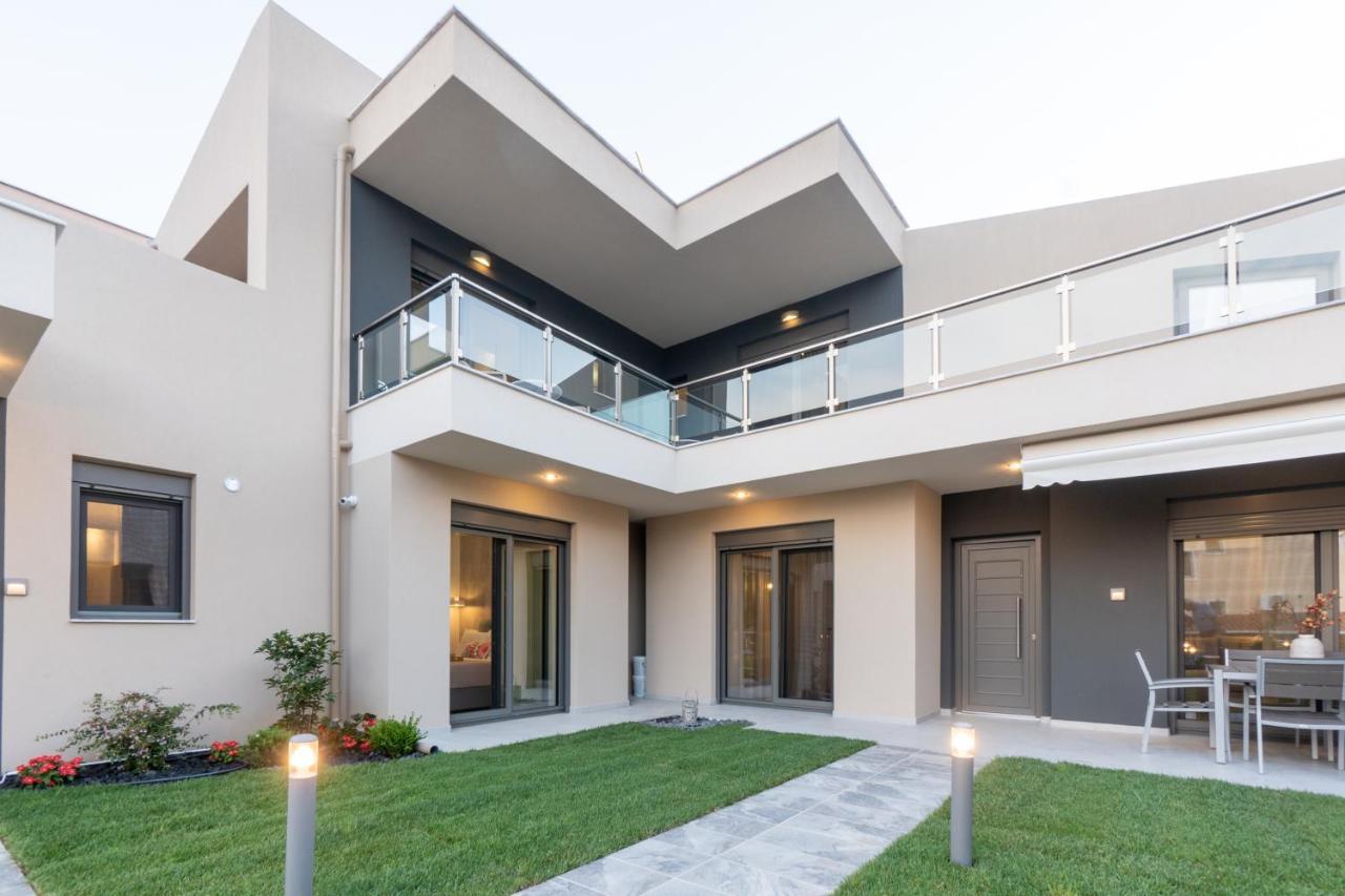 3 Doors Villas Nea Iraklitsa Exterior photo