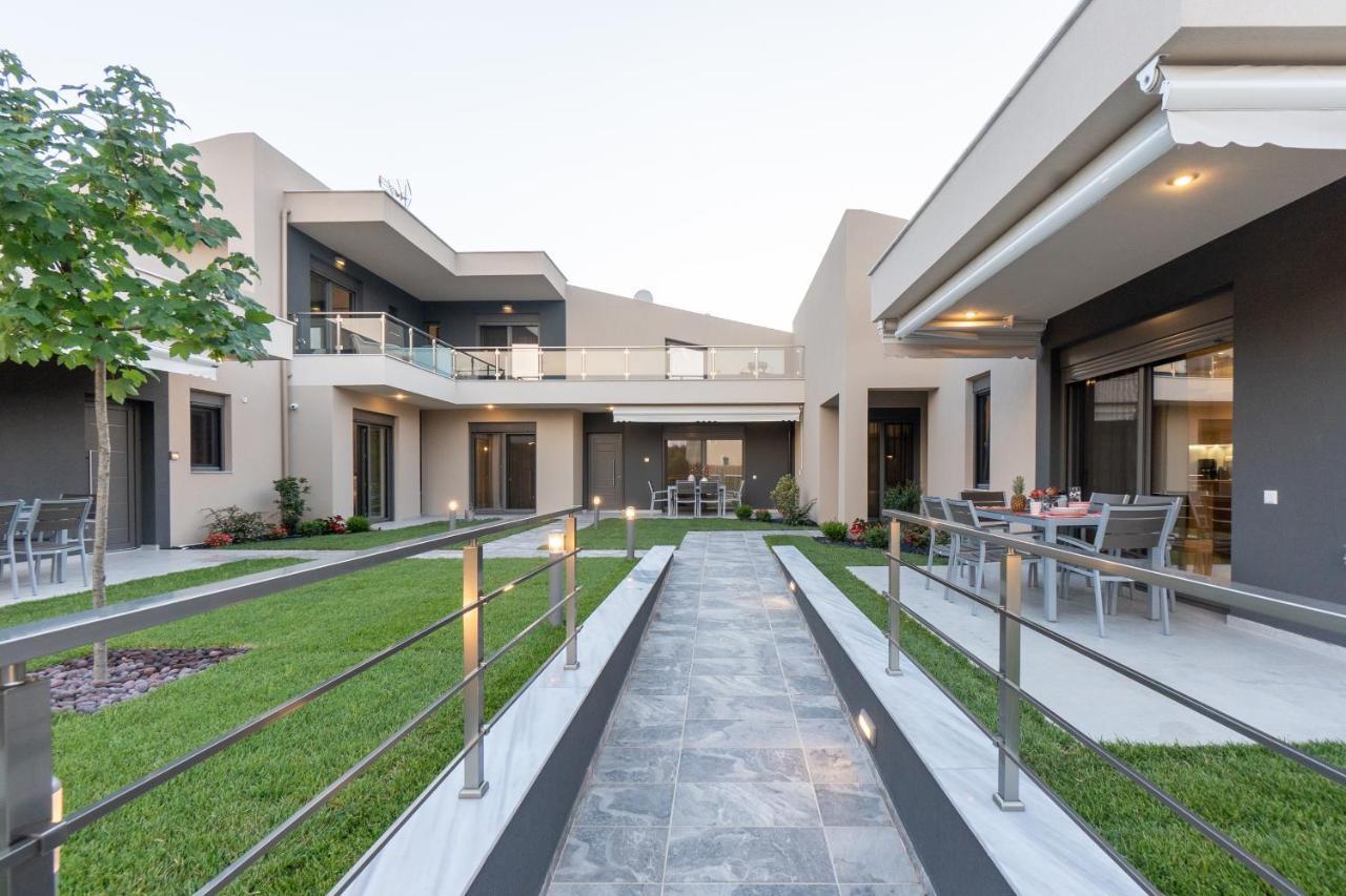 3 Doors Villas Nea Iraklitsa Exterior photo