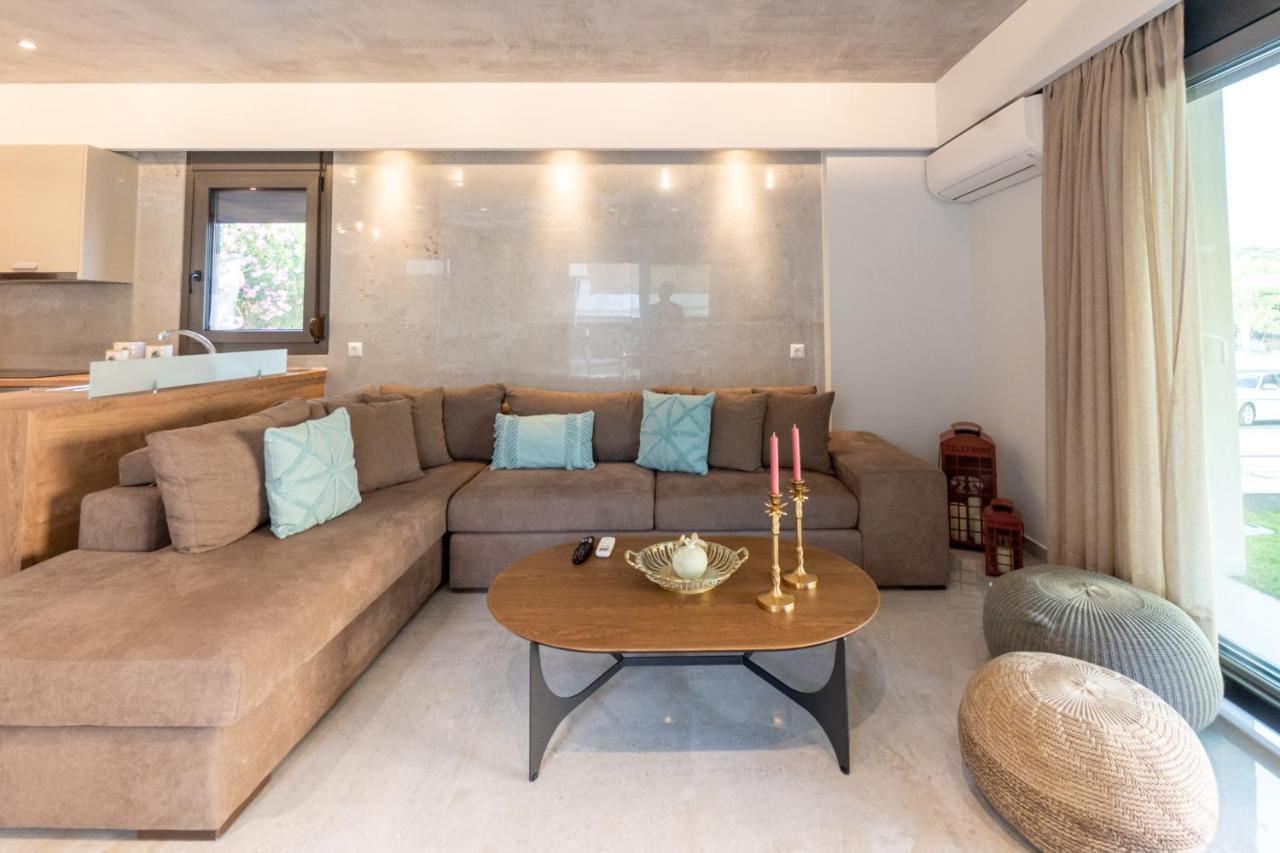 3 Doors Villas Nea Iraklitsa Exterior photo