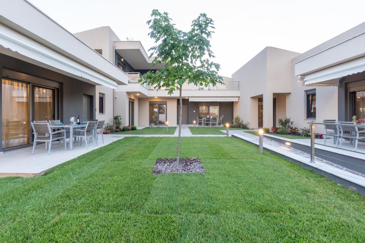 3 Doors Villas Nea Iraklitsa Exterior photo