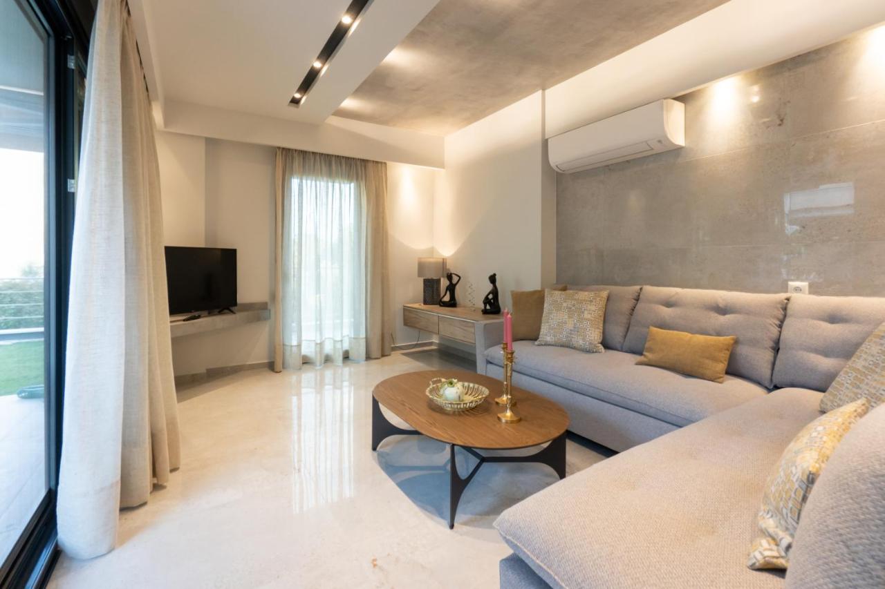 3 Doors Villas Nea Iraklitsa Exterior photo