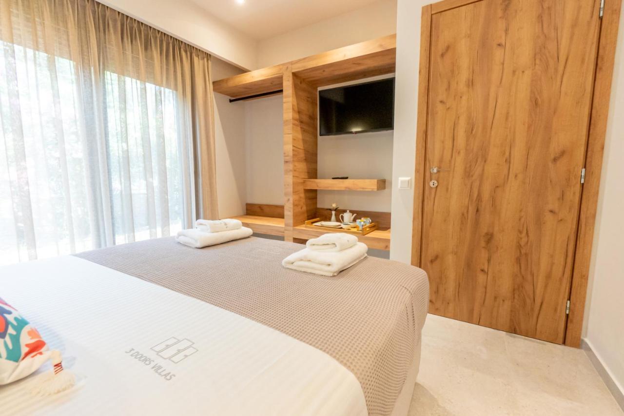 3 Doors Villas Nea Iraklitsa Exterior photo